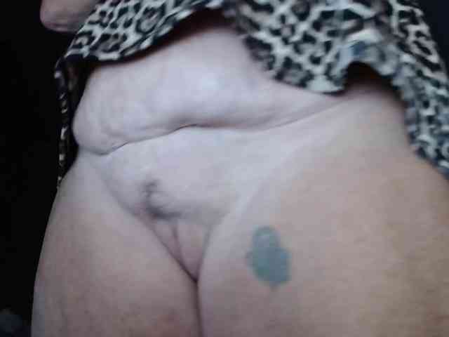 April_XO webcam