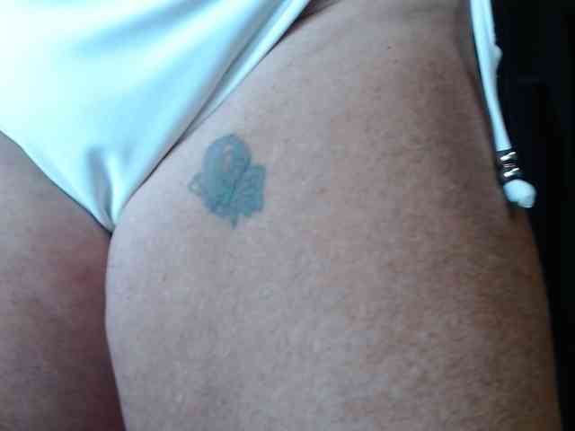 April_XO webcam