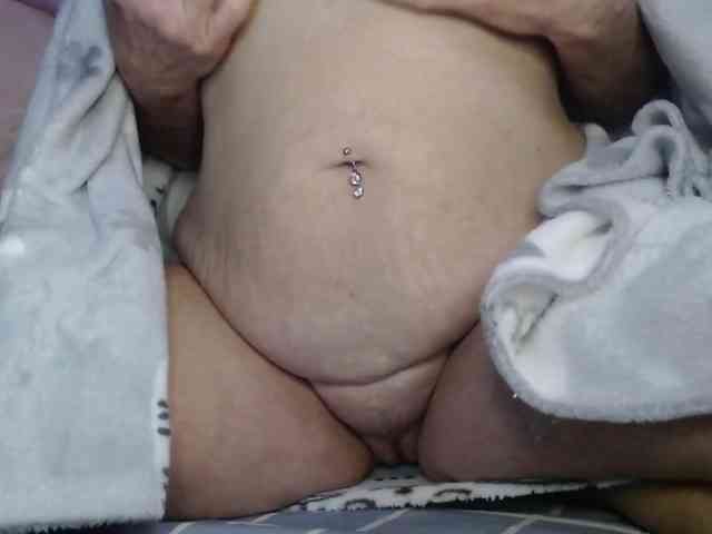 April_XO webcam