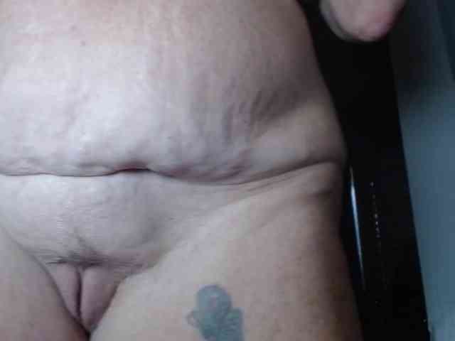 April_XO webcam