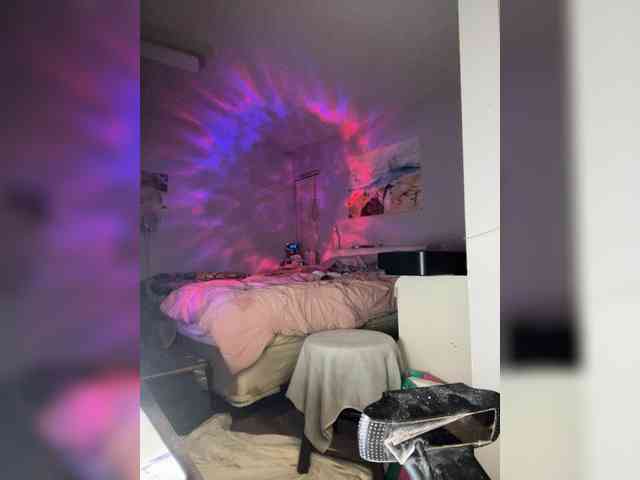 April_XO webcam