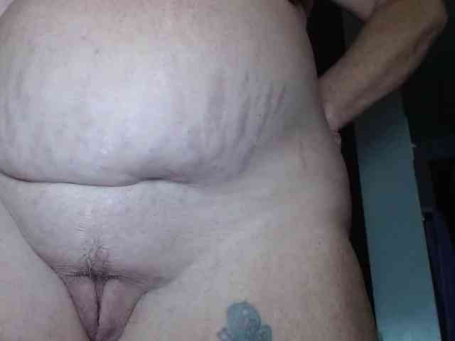 April_XO webcam