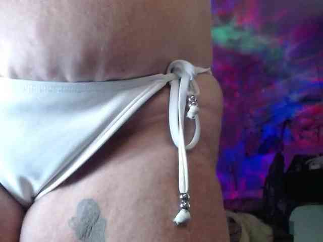 April_XO webcam