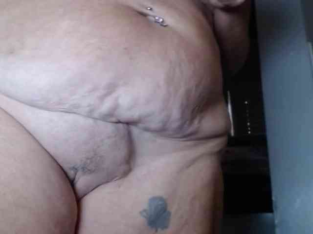 April_XO webcam