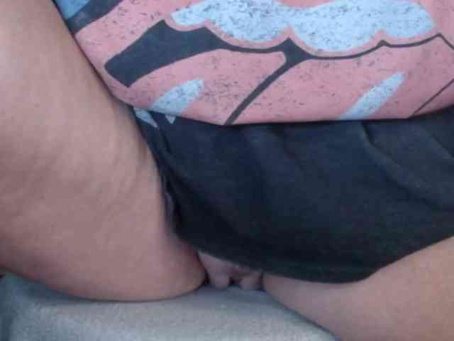 April_XO webcam