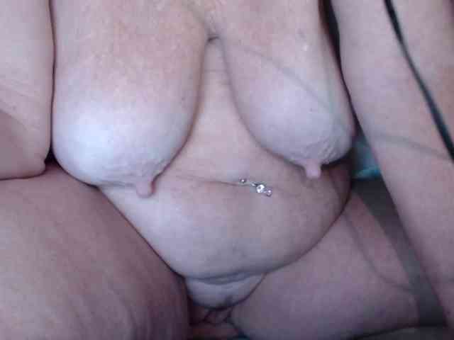 April_XO webcam