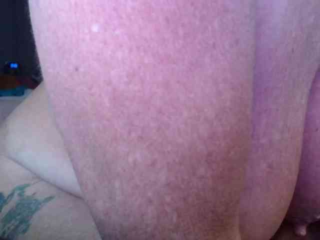 April_XO webcam
