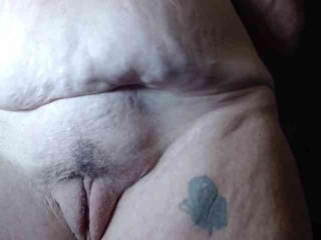 April_XO webcam