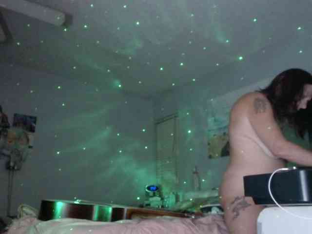 April_XO webcam