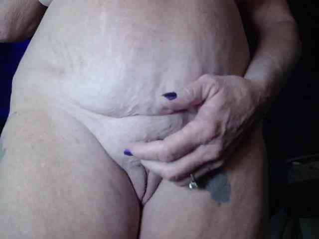 April_XO webcam