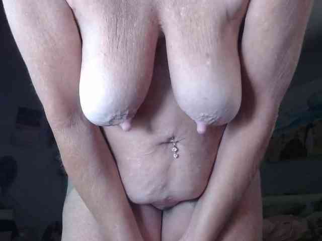 April_XO webcam