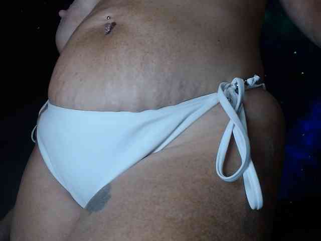 April_XO webcam