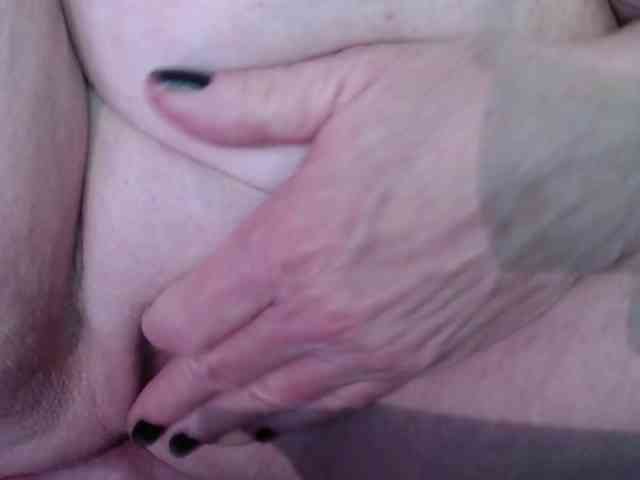April_XO webcam