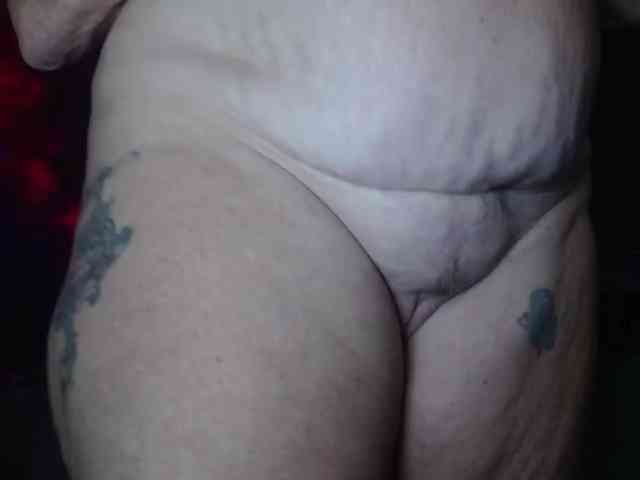 April_XO webcam