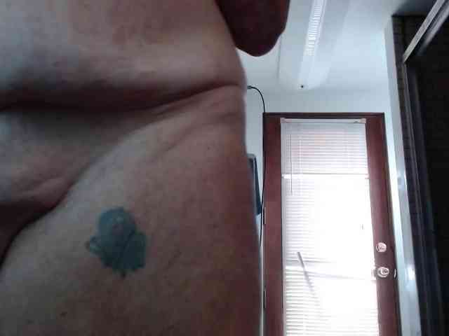 Modelo: April_XO
