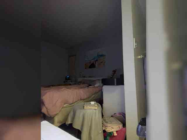 April_XO webcam