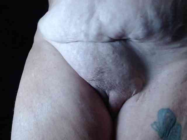April_XO webcam