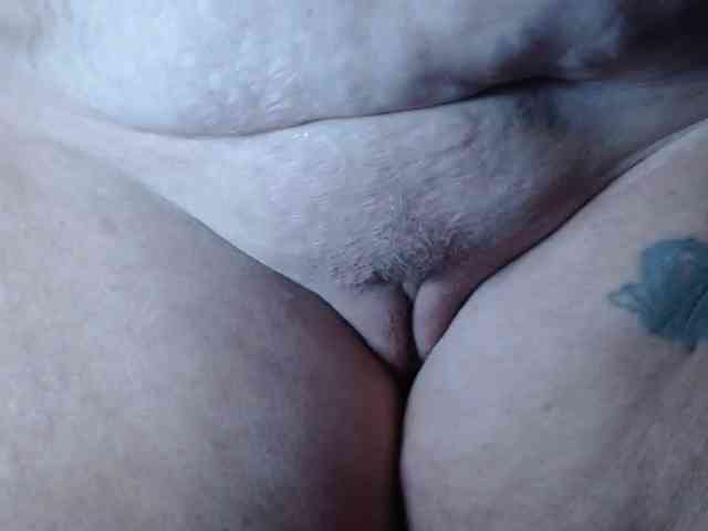 April_XO webcam