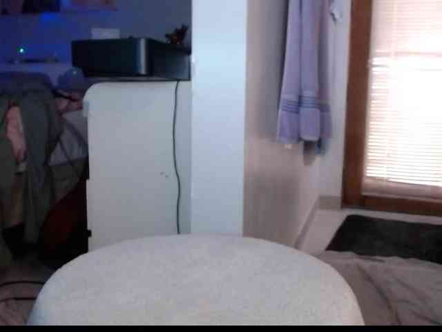 April_XO webcam