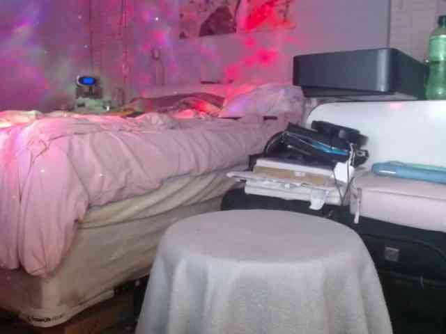April_XO webcam