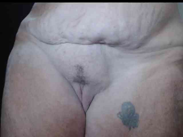 April_XO webcam