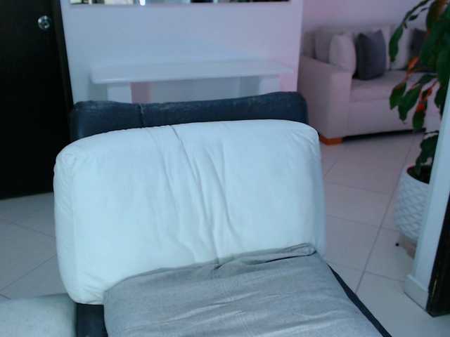 julietjohnson live cam preview