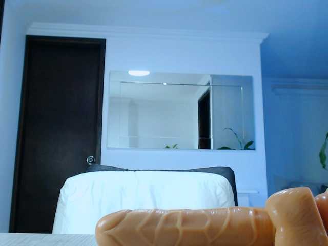 julietjohnson live cam on BongaCams