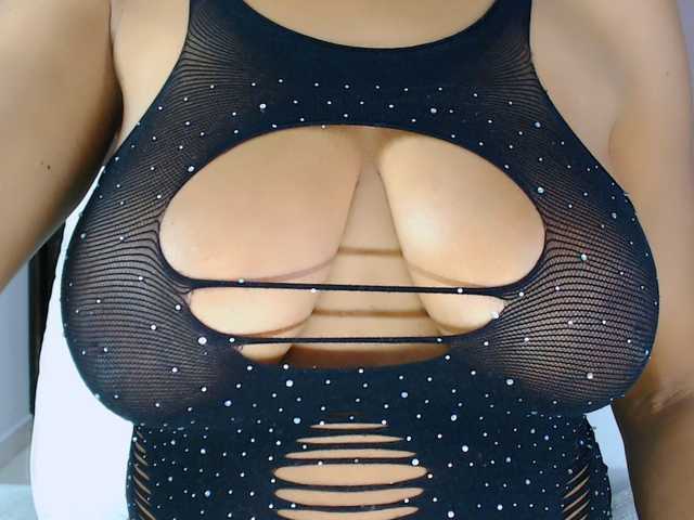 julietjohnson live cam on BongaCams