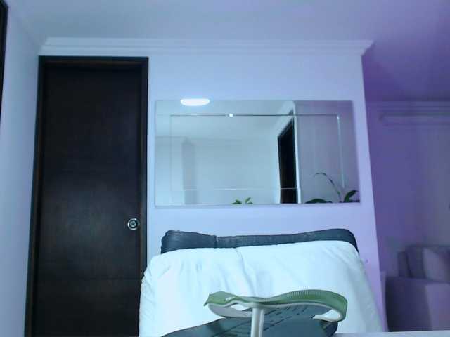 julietjohnson live cam on BongaCams