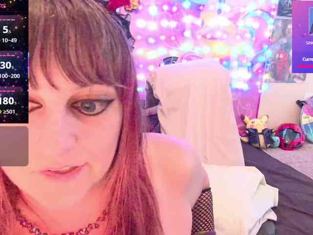 BabyZelda webcam