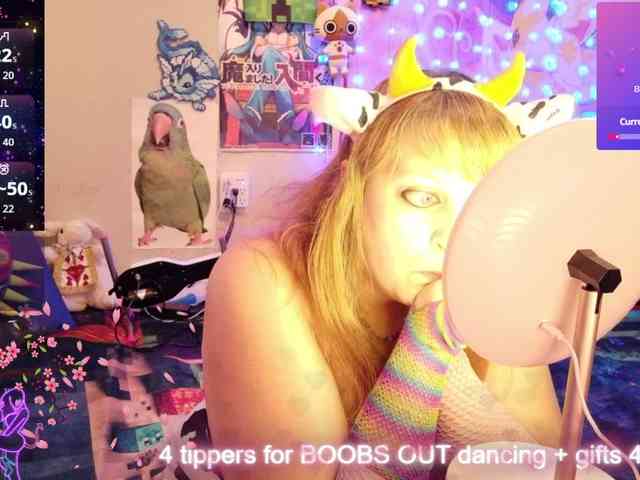 BabyZelda webcam