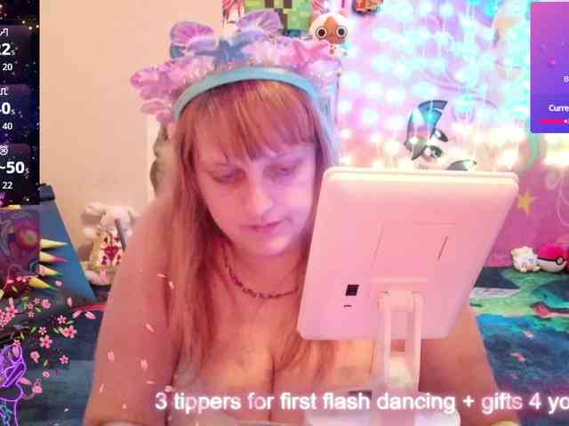 BabyZelda webcam