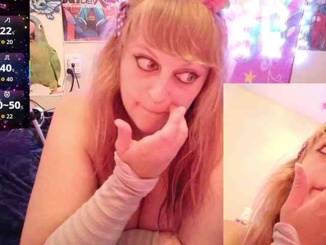 BabyZelda webcam