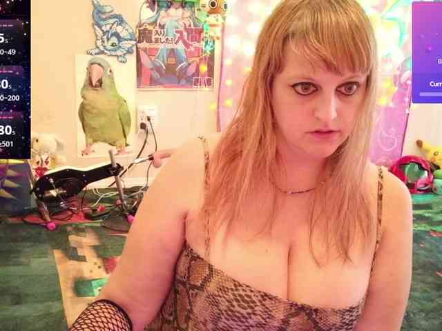 BabyZelda webcam