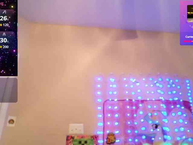 BabyZelda webcam