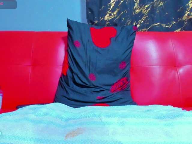 NoielyaShot live cam on BongaCams