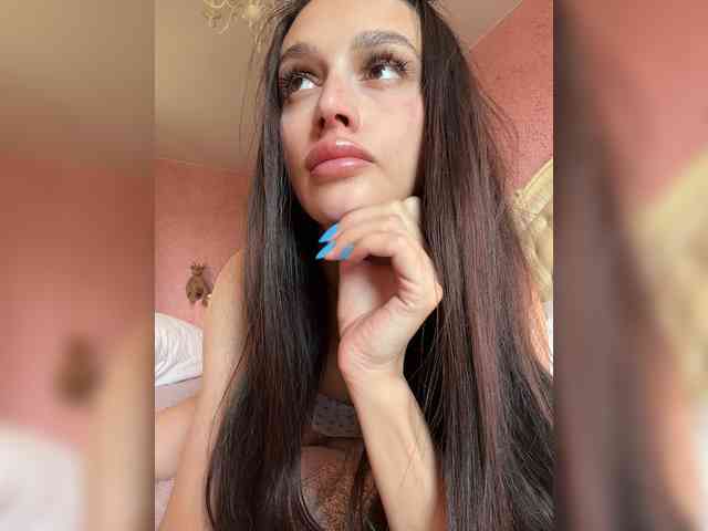 Модель: enchantressss