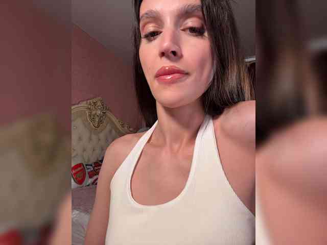 Модель: enchantressss