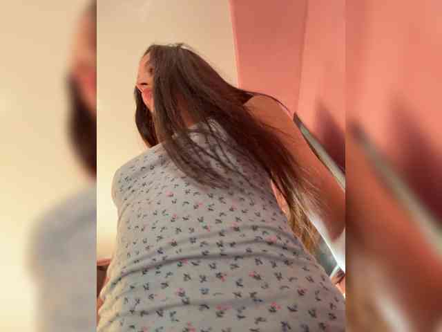 Модель: enchantressss
