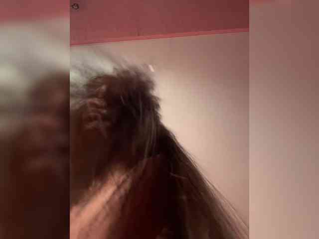 Модель: enchantressss