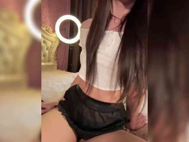 Модель: enchantressss
