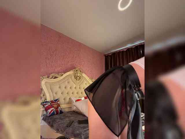 Модель: enchantressss
