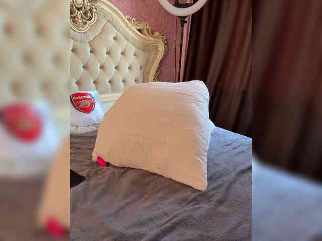 Модель: enchantressss