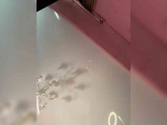 Модель: enchantressss