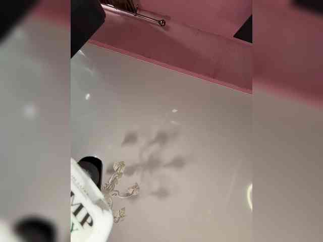 Модель: enchantressss