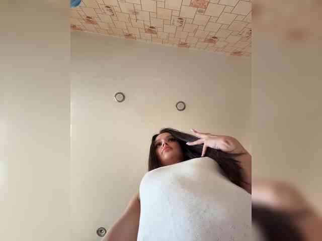 Модель: enchantressss