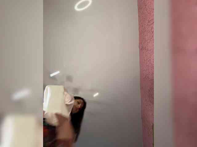 Модель: enchantressss