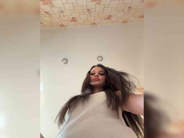 Модель: enchantressss