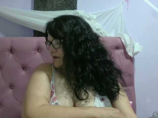 kassandra02 live cam on UnifiedCams
