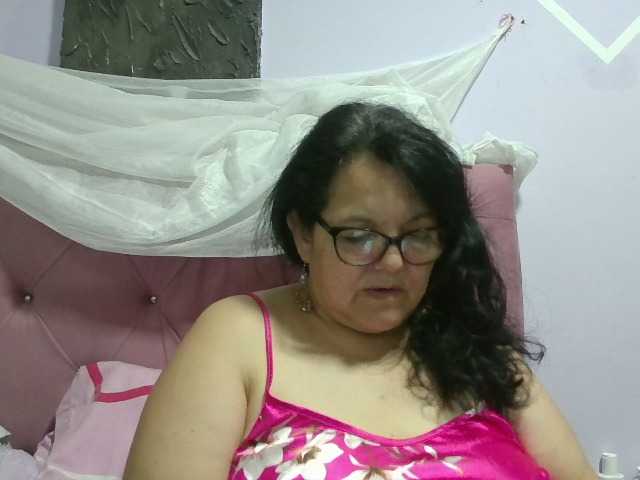 kassandra02, en vivo ahora en BongaCams